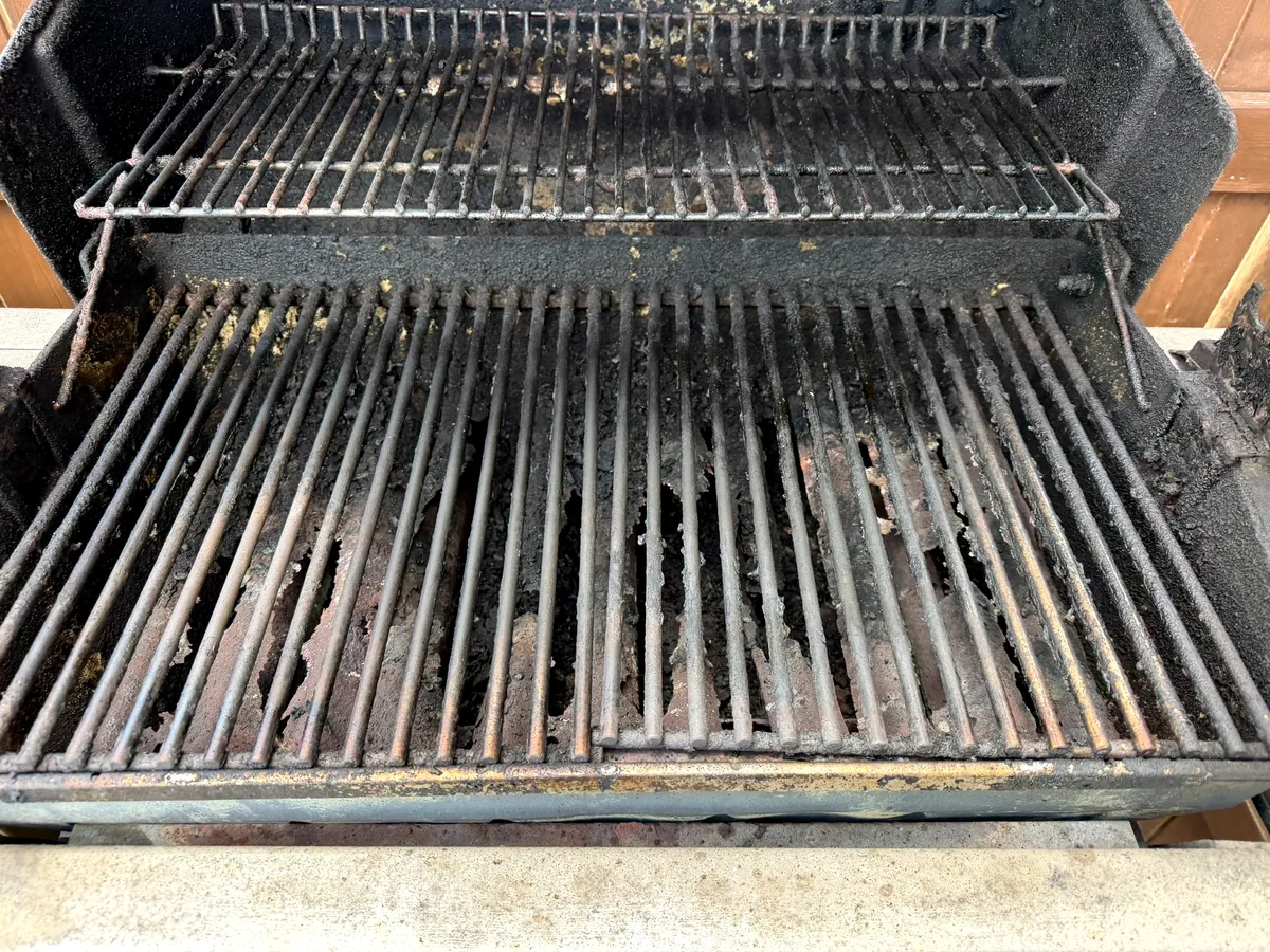 Avant — Broil King Signet 390 main grates